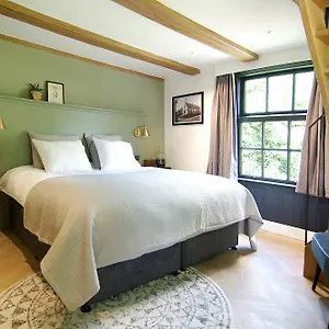 https://authentic-farmhouse-de-vergulden-eenhoorn.amsterdamhotelsnl.com